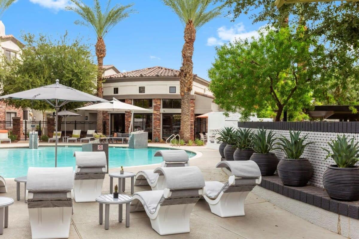Cozysuites Glendale By The Stadium With Pool 02 Экстерьер фото